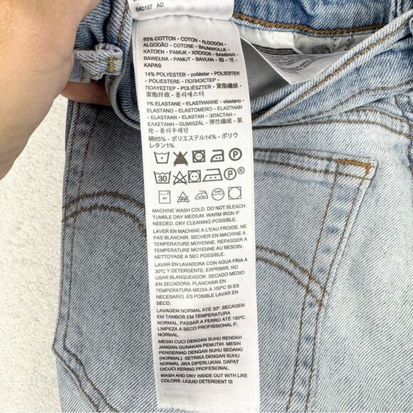 Levi's Women's Wedgie Straight Fit Distressed Knee Jeans Light Wash Size 30 - Picture 14 of 15